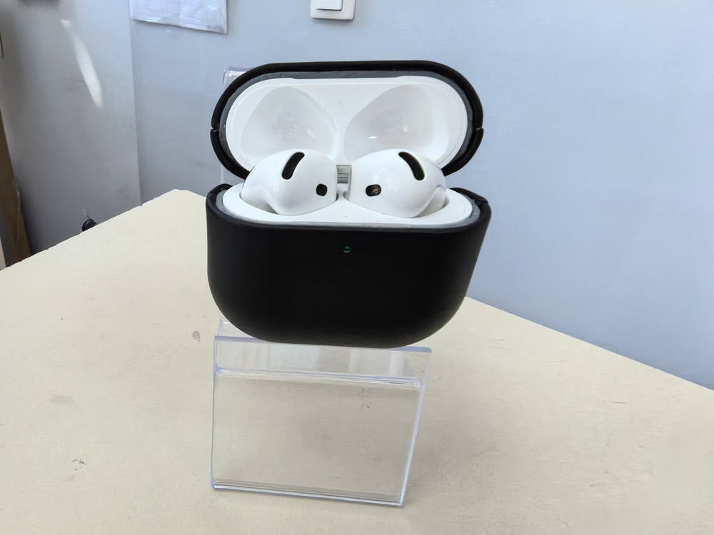 Наушники беспроводные Apple AirPods 4 с ANC