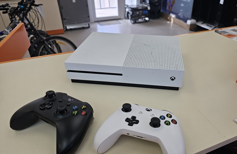 Игровая приставка Xbox One S 500Gb