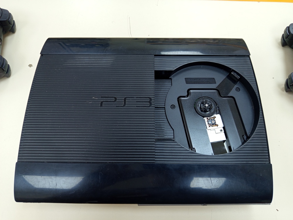 Игровая приставка PlayStation 3 500GB Игровая приставка PlayStation 3 500GB