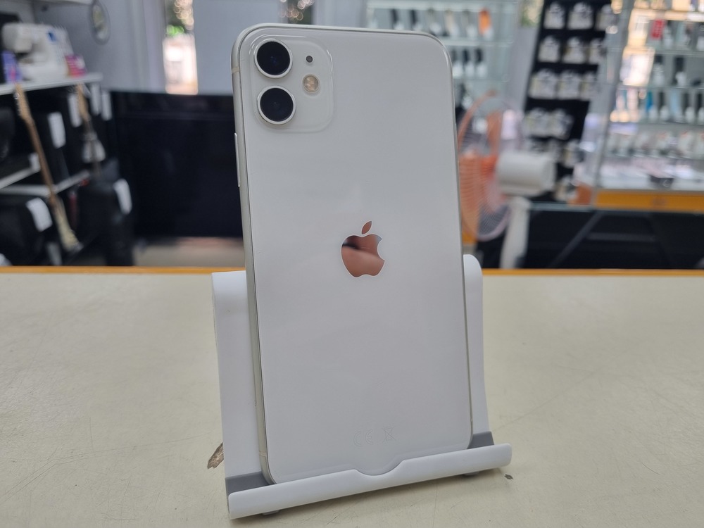 Смартфон Apple iPhone 11 64Gb