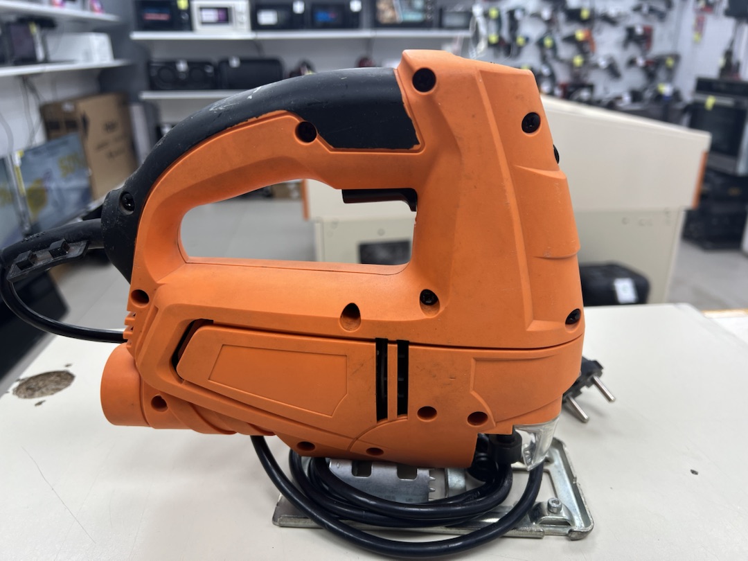 Лобзик Defort DJS-725N-L