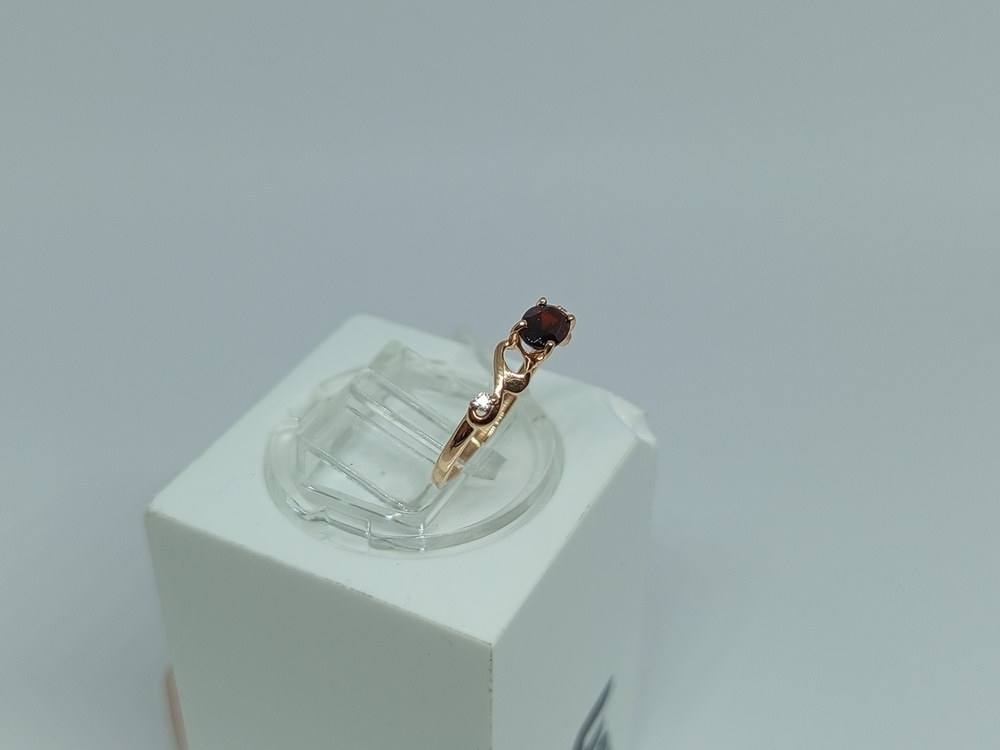 КОЛЬЦО С КАМНЯМИ (Au 585)