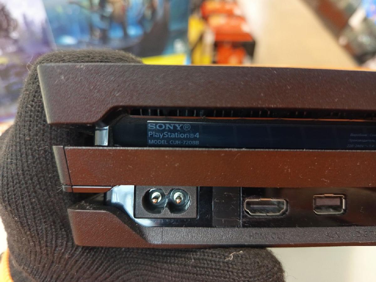 Игровая приставка PlayStation 4 Pro 1Tb