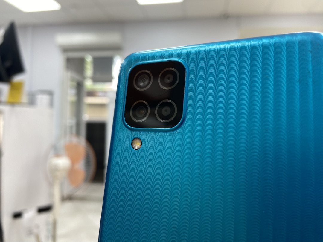 Смартфон Samsung Galaxy M12 3/32