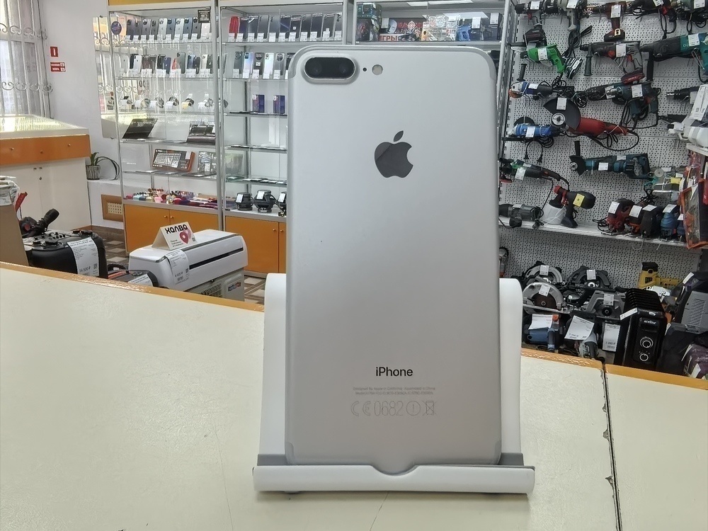 Смартфон Apple iPhone 7 Plus 128Gb