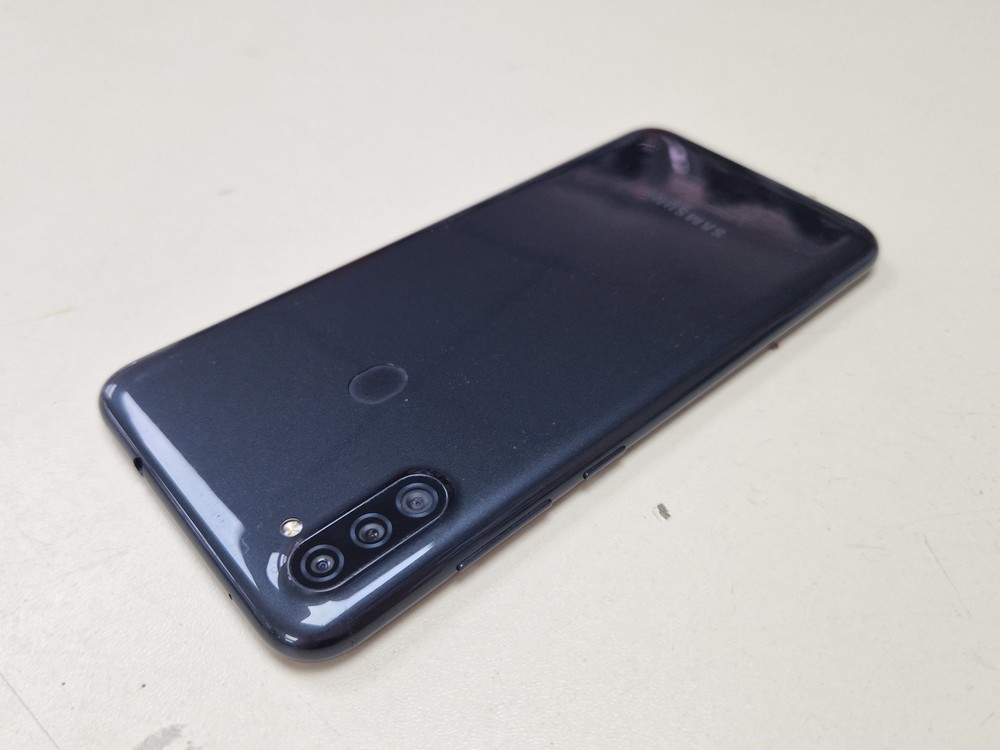 Смартфон Samsung Galaxy A11 2/32