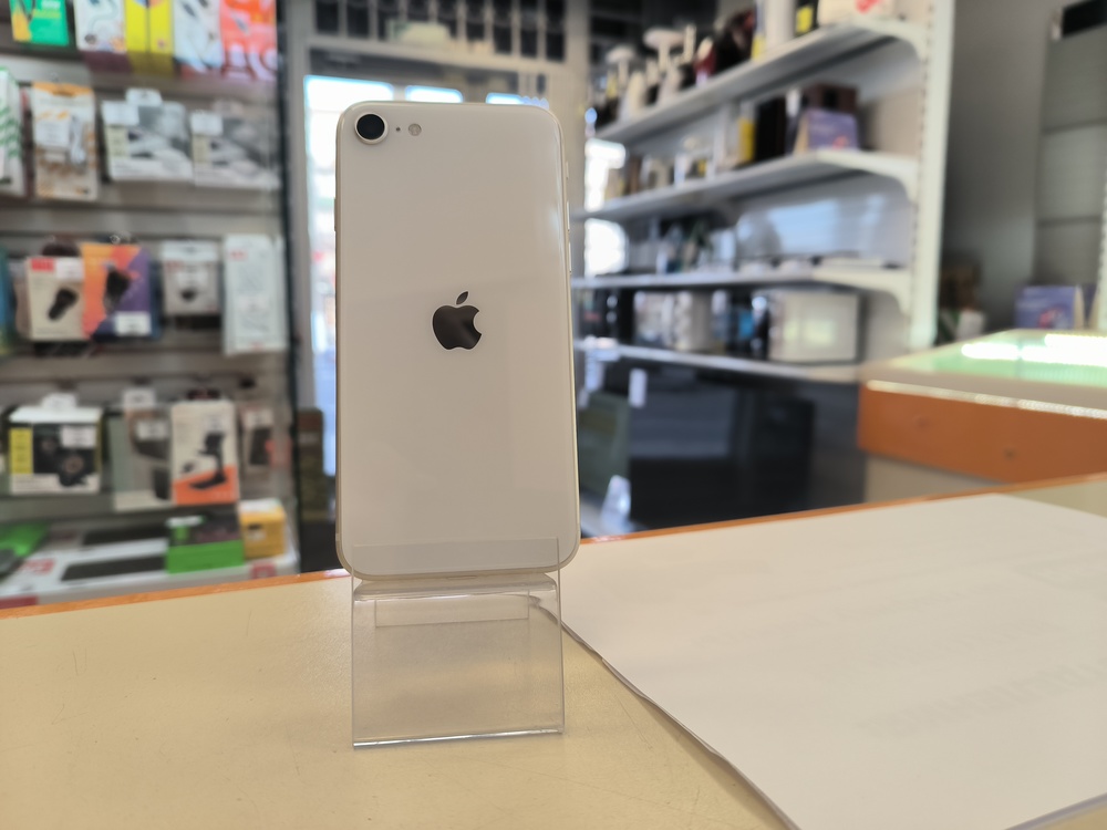 Смартфон Apple Iphone SE 2022 64GB