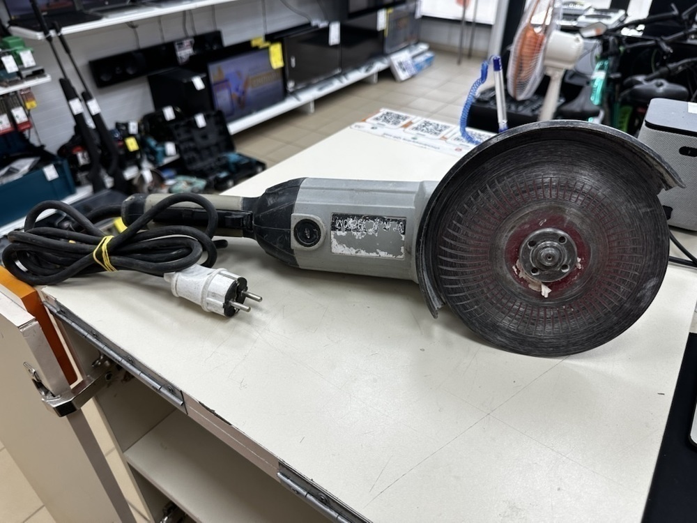 Угловая шлифмашина Интерскол 180/1800M