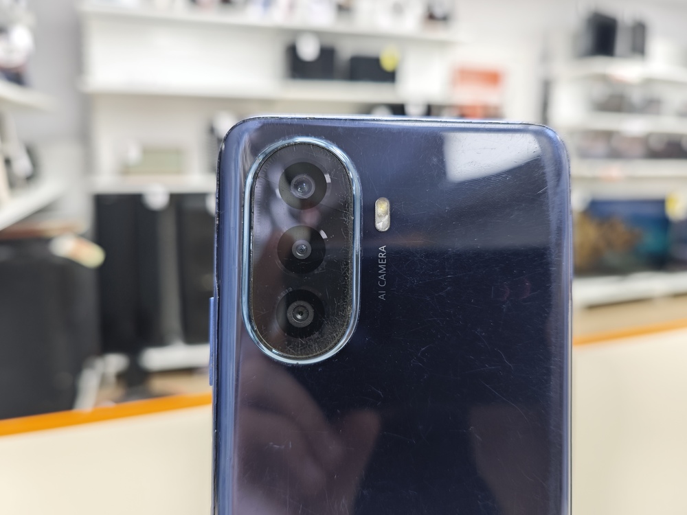 Смартфон Huawei Nova Y70 4/64 Gb