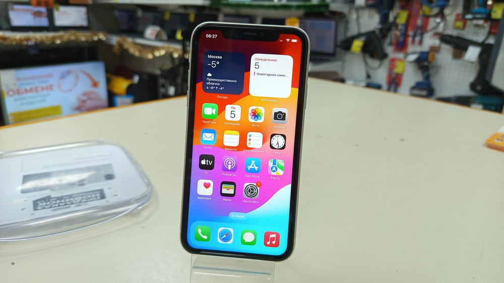 Смартфон Apple iPhone 11 64Gb