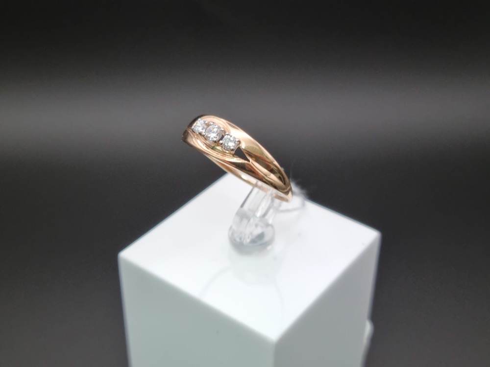 КОЛЬЦО С КАМНЯМИ (Au 585)