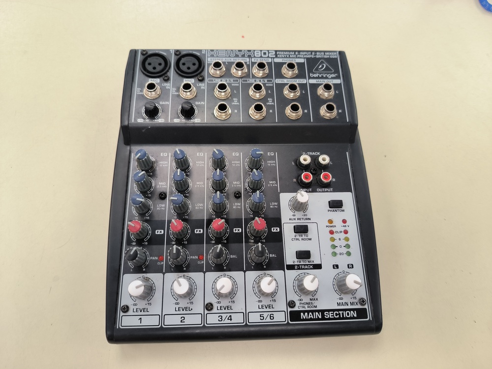 Микшерный пульт Xenyx 802