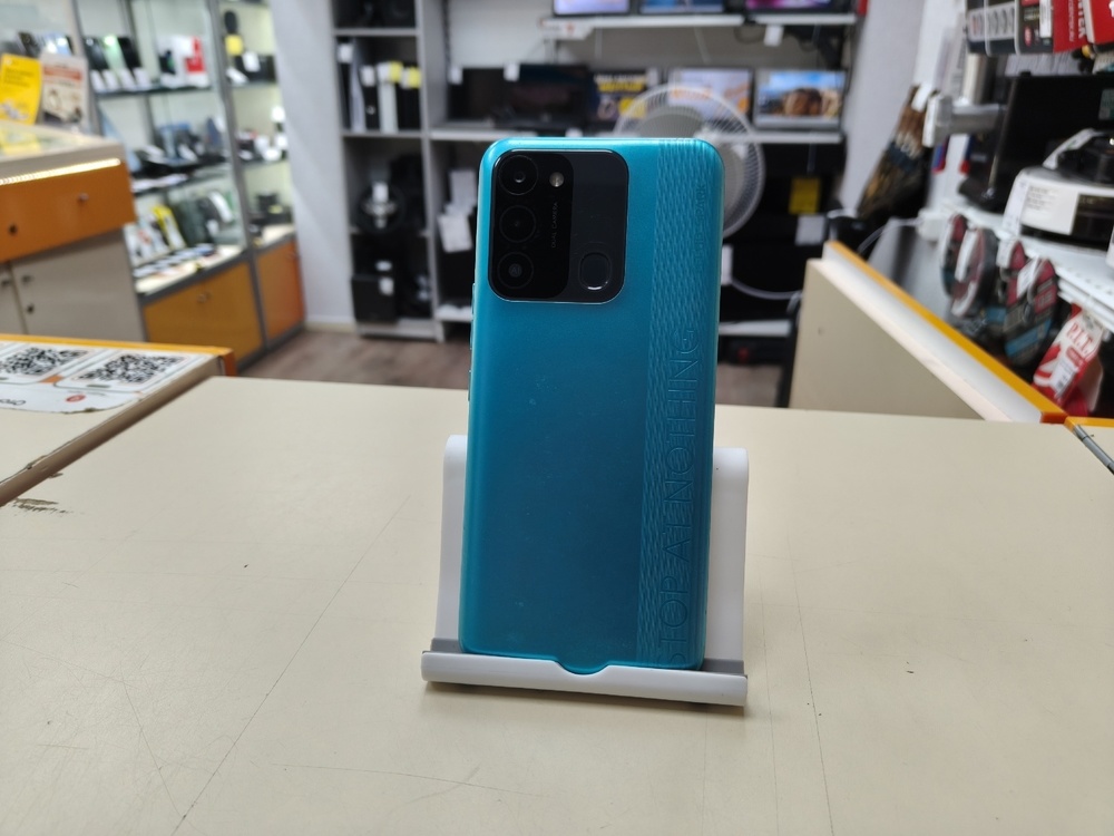 Смартфон Tecno Spark 8C 4/64