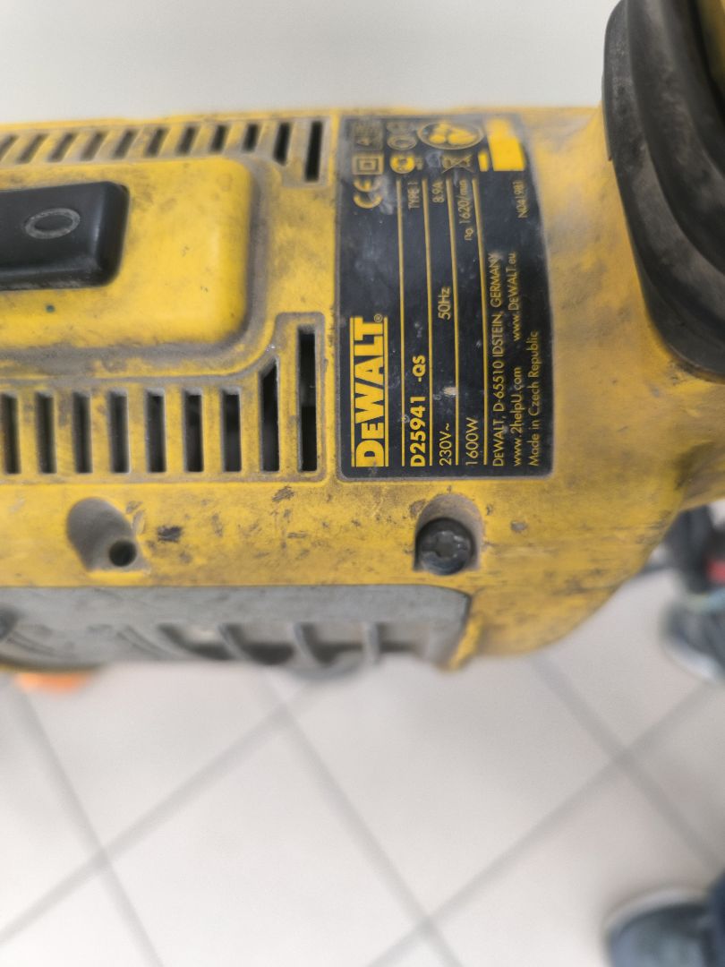 Отбойный молоток Dewalt D25941