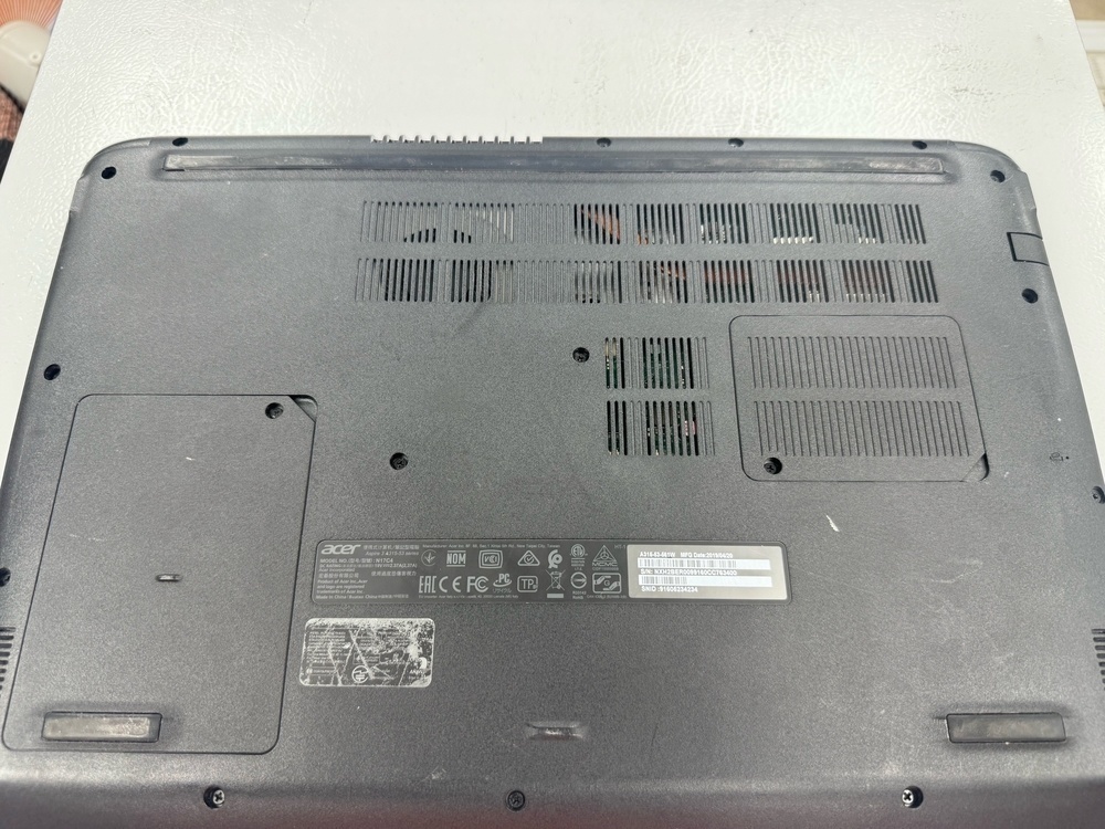 Ноутбук Acer; Core i5-7200U, Intel HD Graphics 620, 4 Гб, 480 Гб, Нет