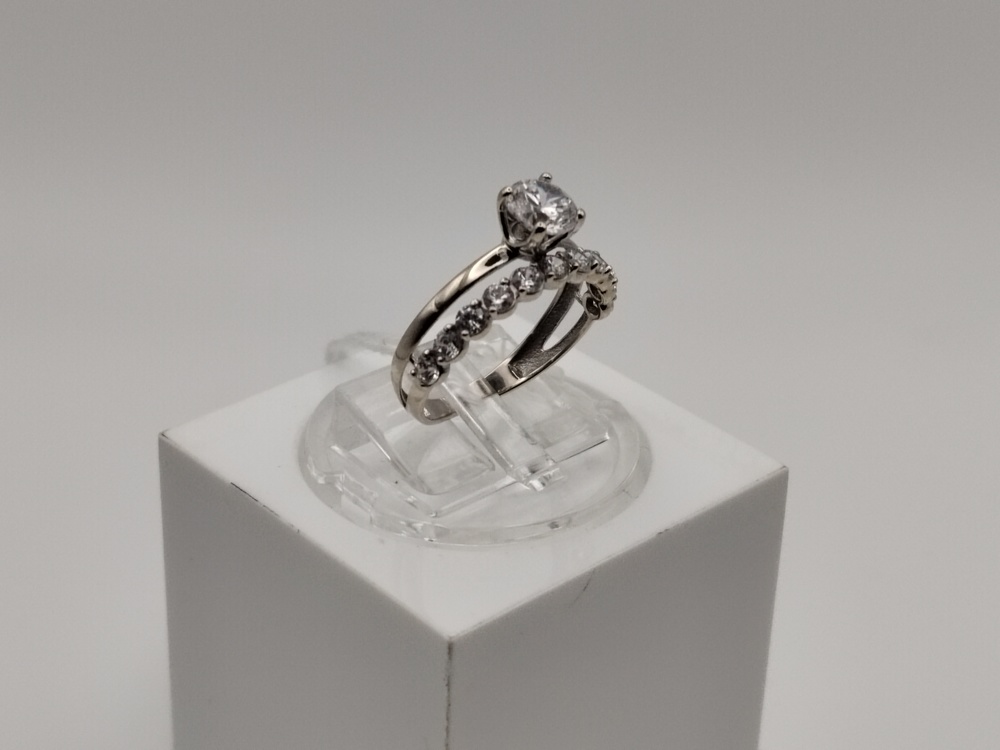 КОЛКМИ585 КОЛЬЦО С КАМНЯМИ (Au 585)