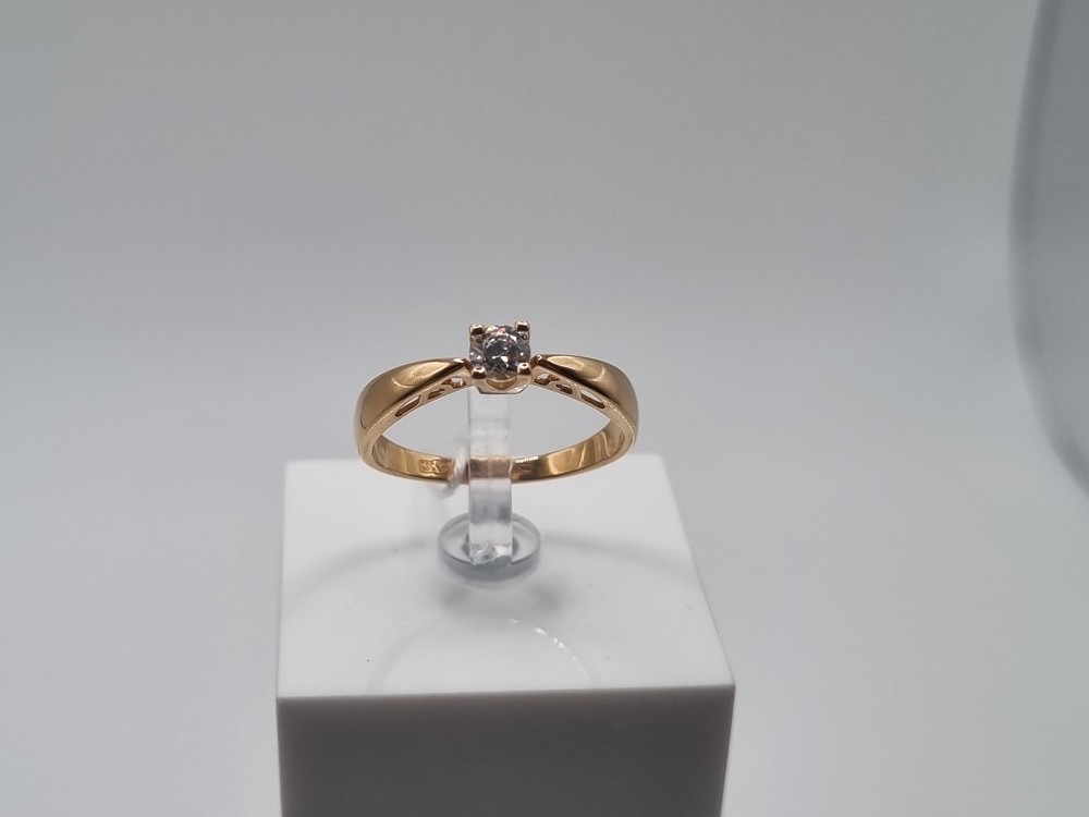 КОЛКМ585 КОЛЬЦО С КАМНЕМ (Au 585)