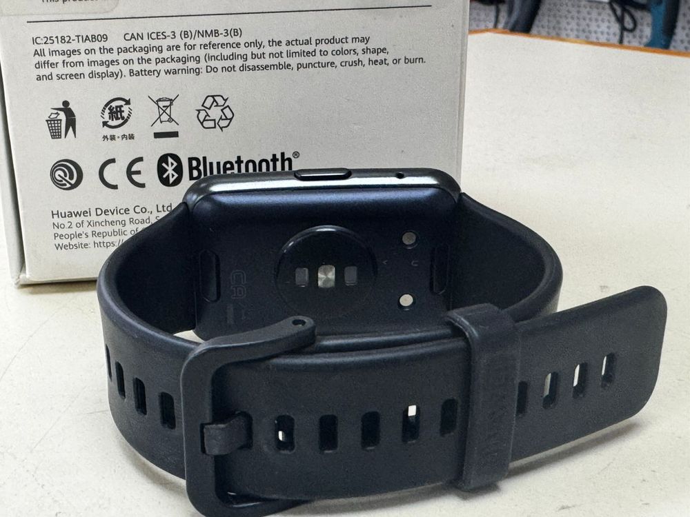 Смарт-часы Huawei Watch FIT