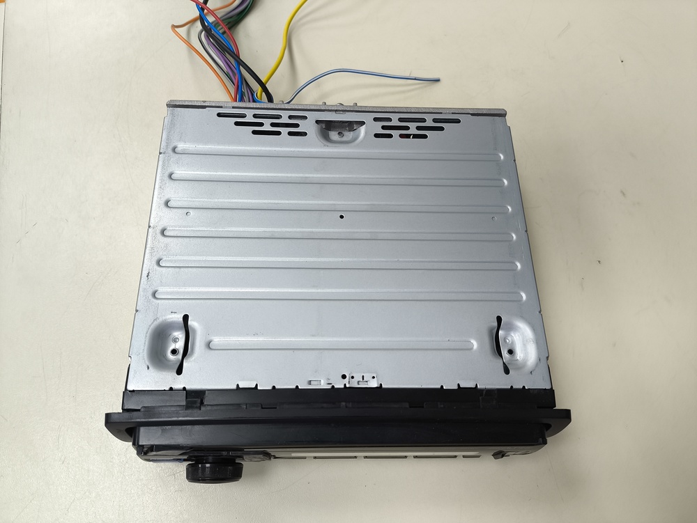 Автомагнитола Alpine UTE-201BT