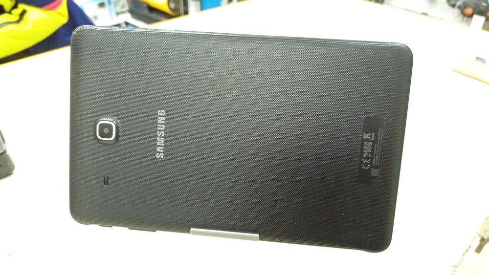 Планшет Samsung Galaxy Tab E 9.6 (SM-T561) 8Gb