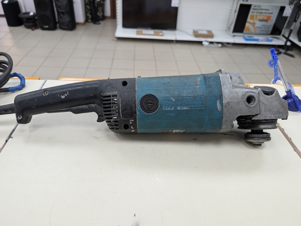 Угловая шлифмашина Makita 9069F