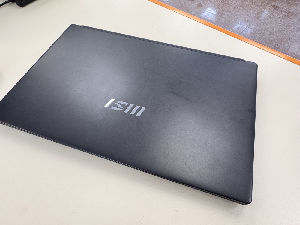 Ноутбук MSI; Core i5-1235U, Intel UHD Graphics, 8 Гб, 250 Гб, Нет