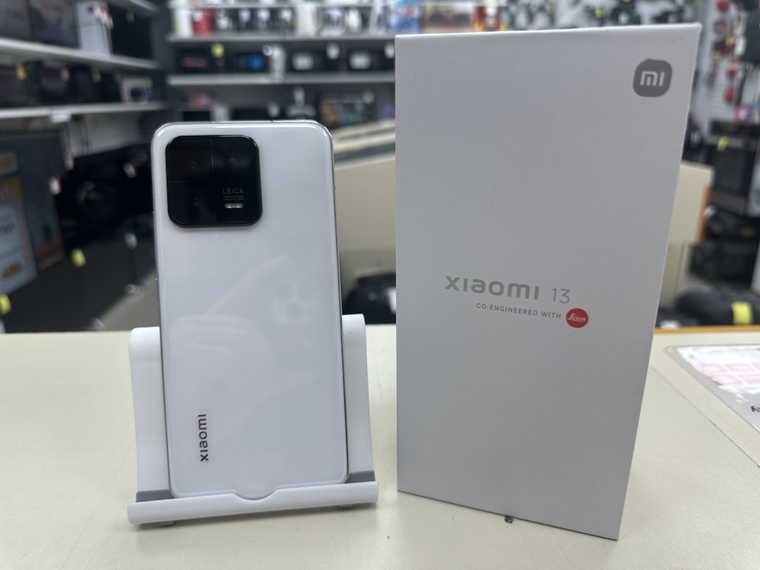 Смартфон Xiaomi 13 12/256