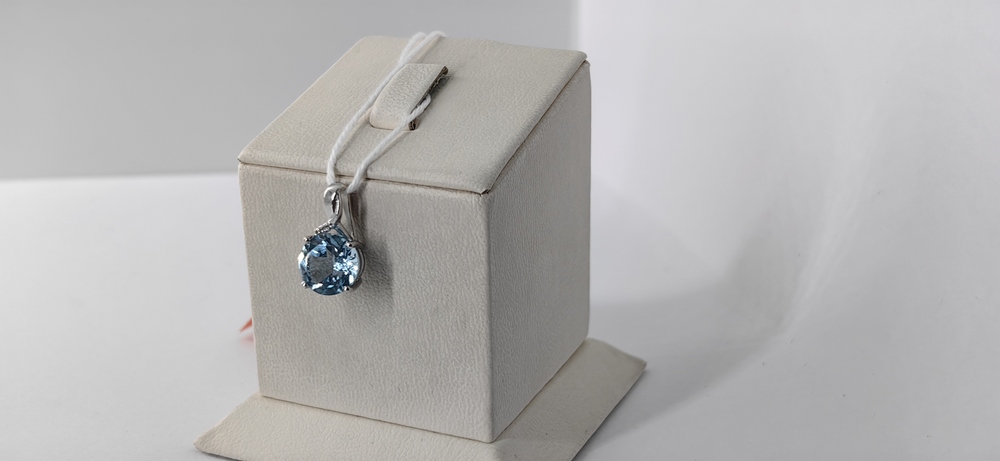 ПОДКМИ585 ПОДВЕСКА С КАМНЯМИ (Au 585)