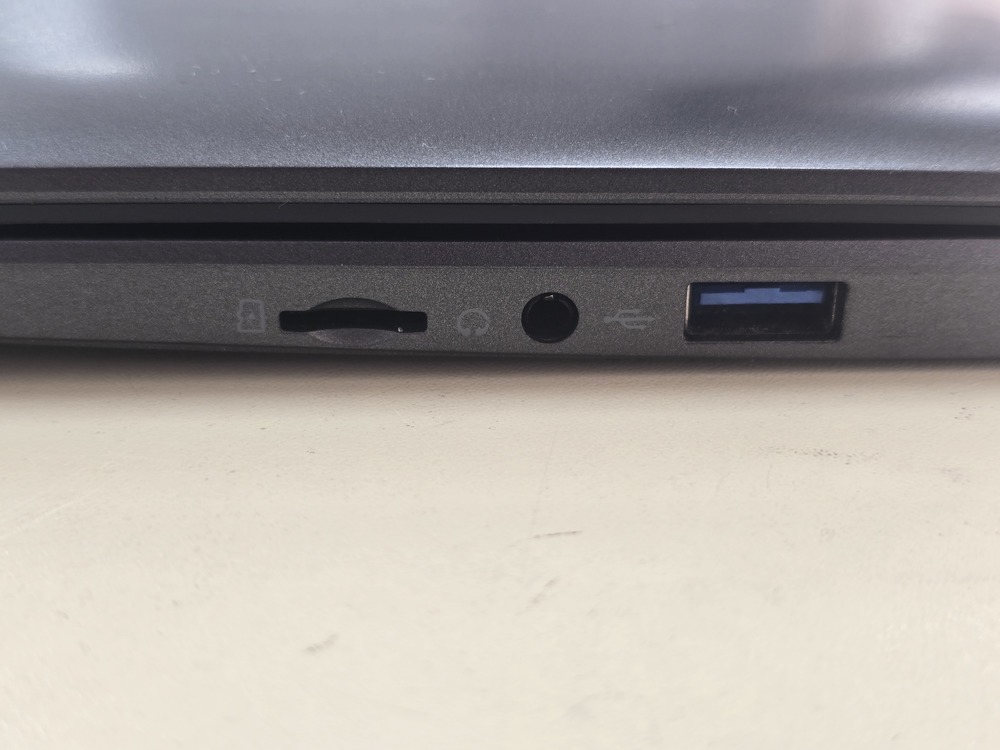 Ноутбук DIGMA; Pentium J3710, AMD Graphics, 4 Гб, 120 Гб, Нет