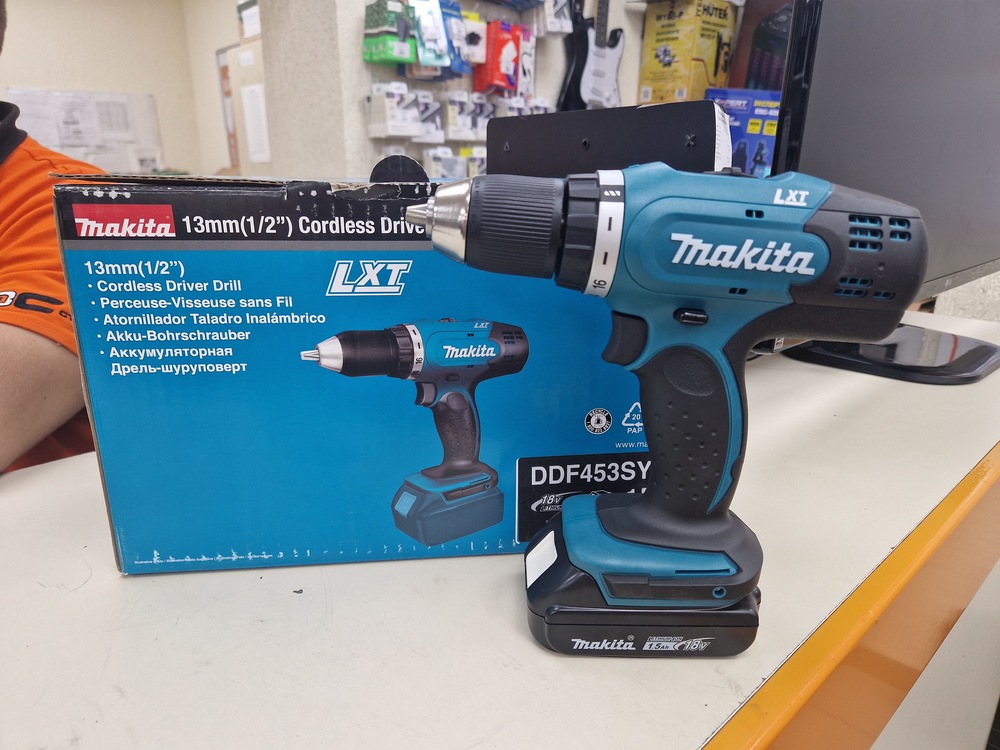 Шуруповерт Makita DDF453