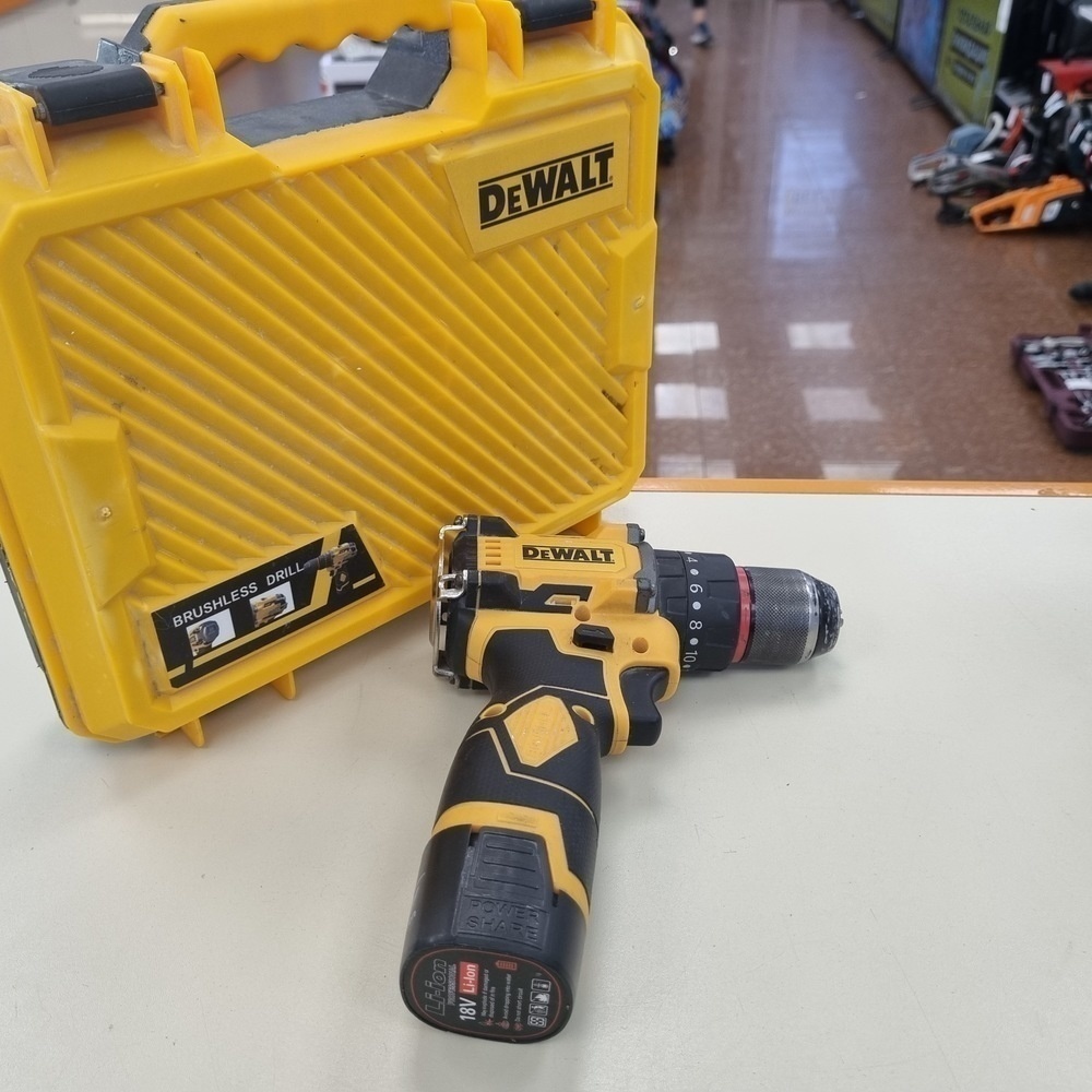 Шуруповерт Dewalt 18V XR; Шуруповерт Dewalt 18V XR;