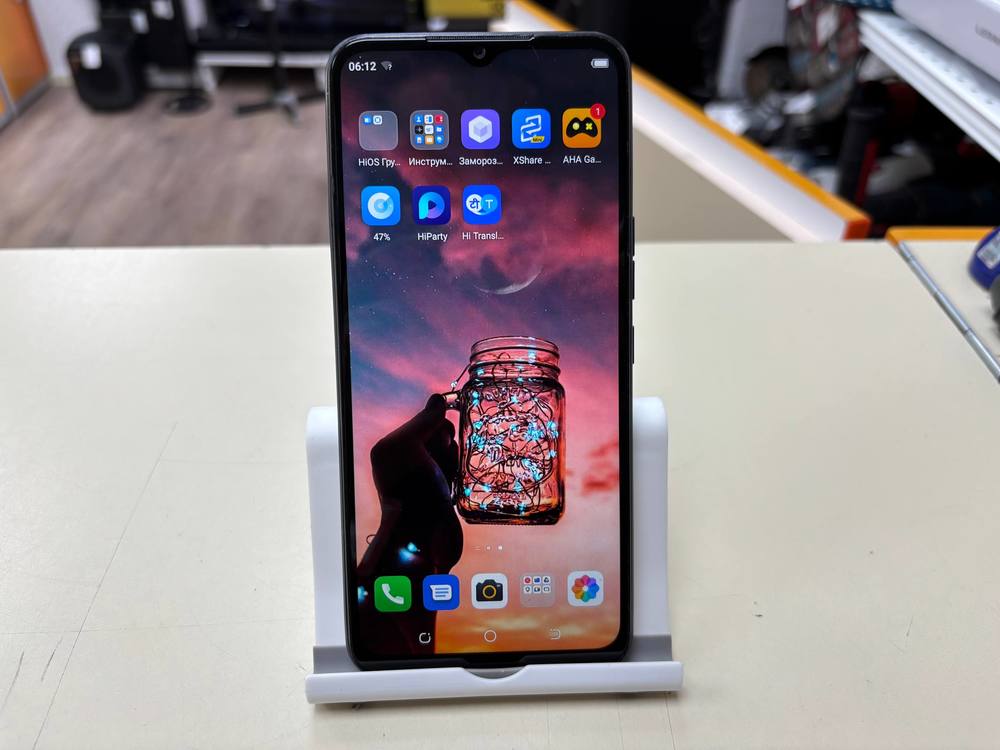 Смартфон Tecno Spark 8C 4/64