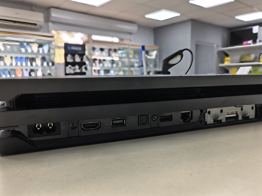 Игровая приставка PlayStation 4 Pro 1Tb