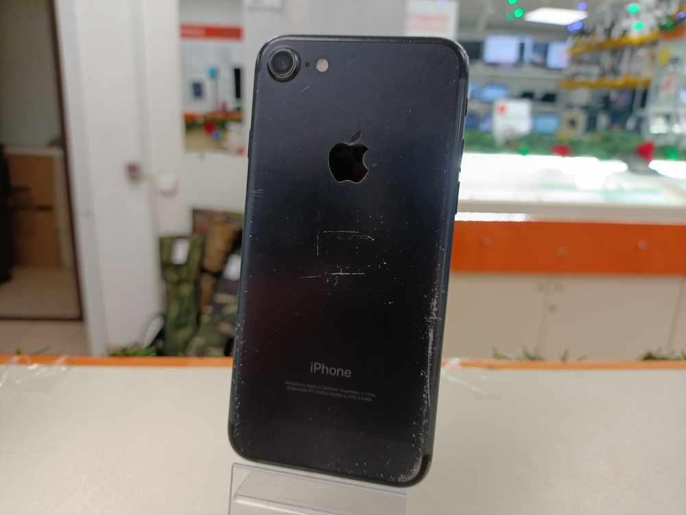 Смартфон Apple iPhone 7 32Gb