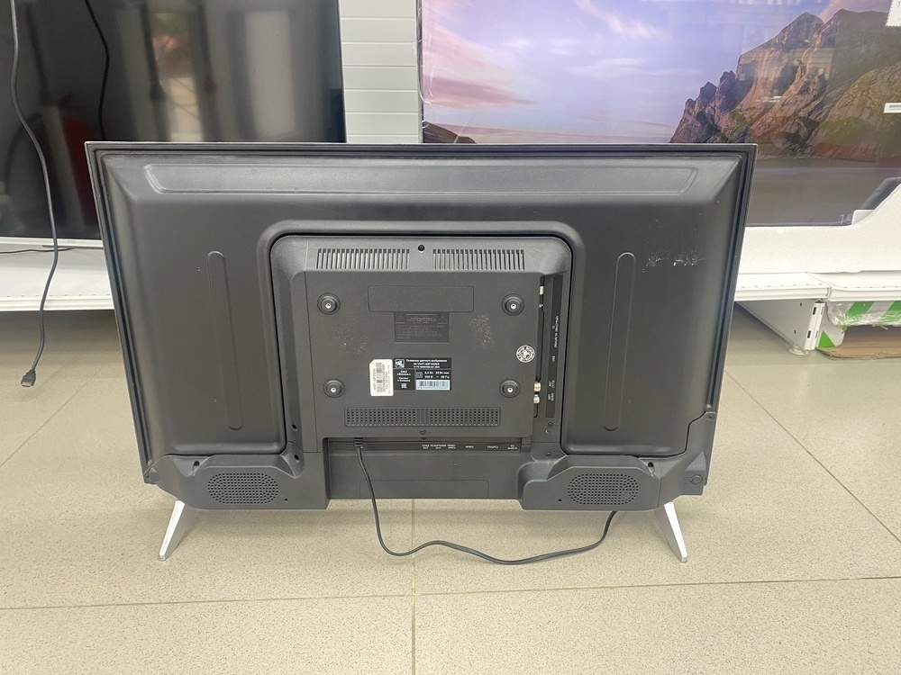 LED Телевизор HI VHIT-32F102SS