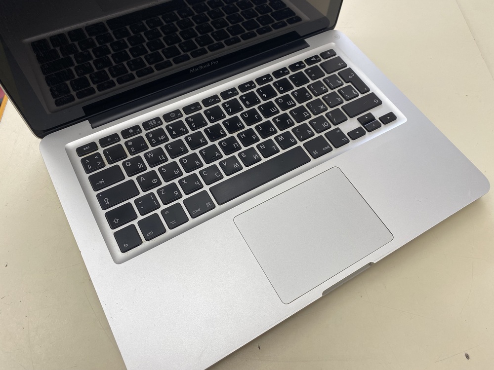 Ноутбук Apple Macbook Pro 13 late (2009)