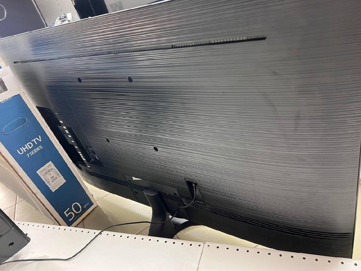 LED Телевизор Samsung UE50NU7400