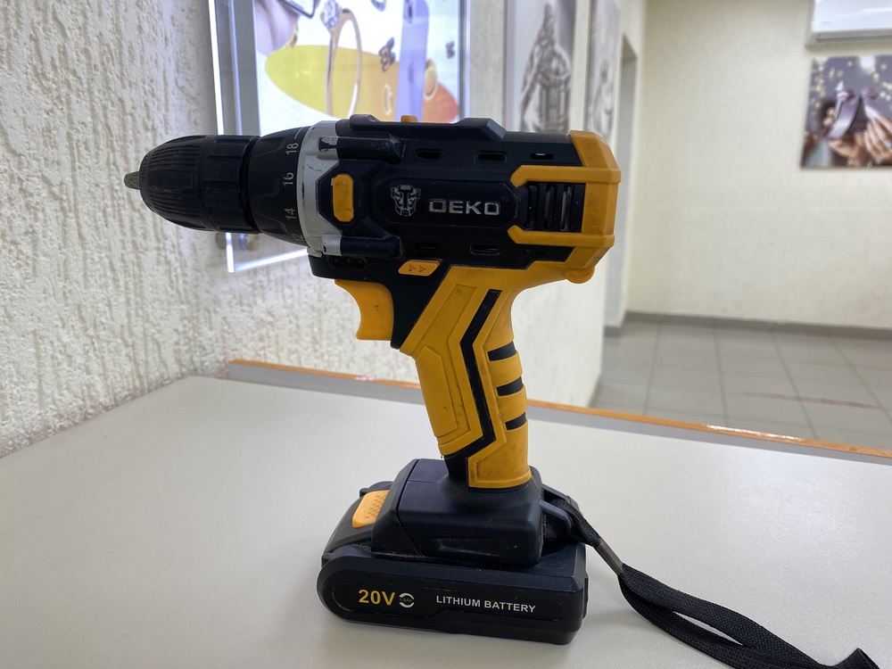 Шуруповерт Deko DKCD20FU-Li