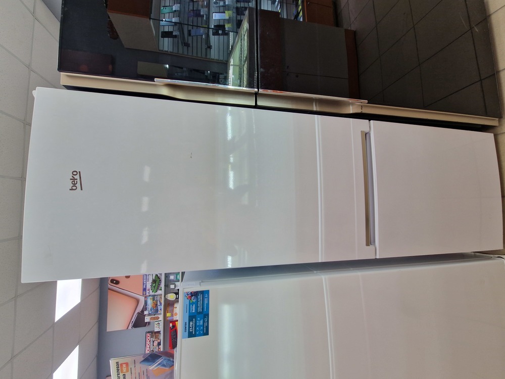 Холодильник Beko RCNK310KC0W