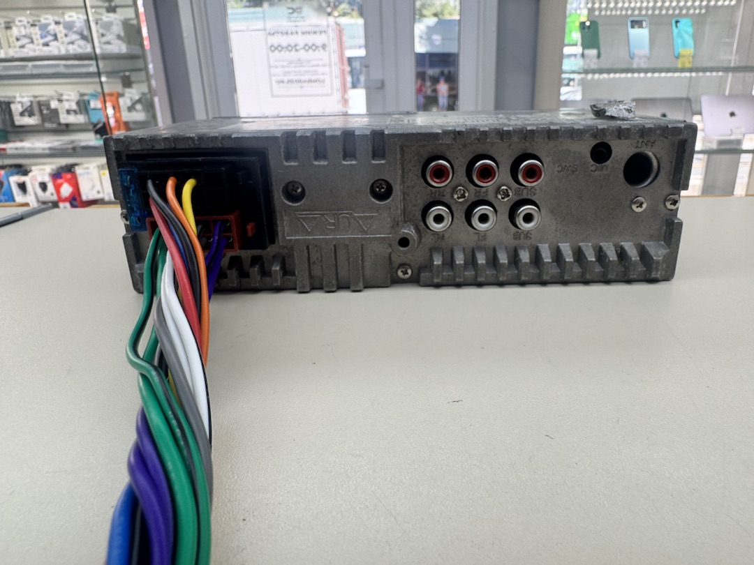 Автомагнитола Aura AMH-605BT