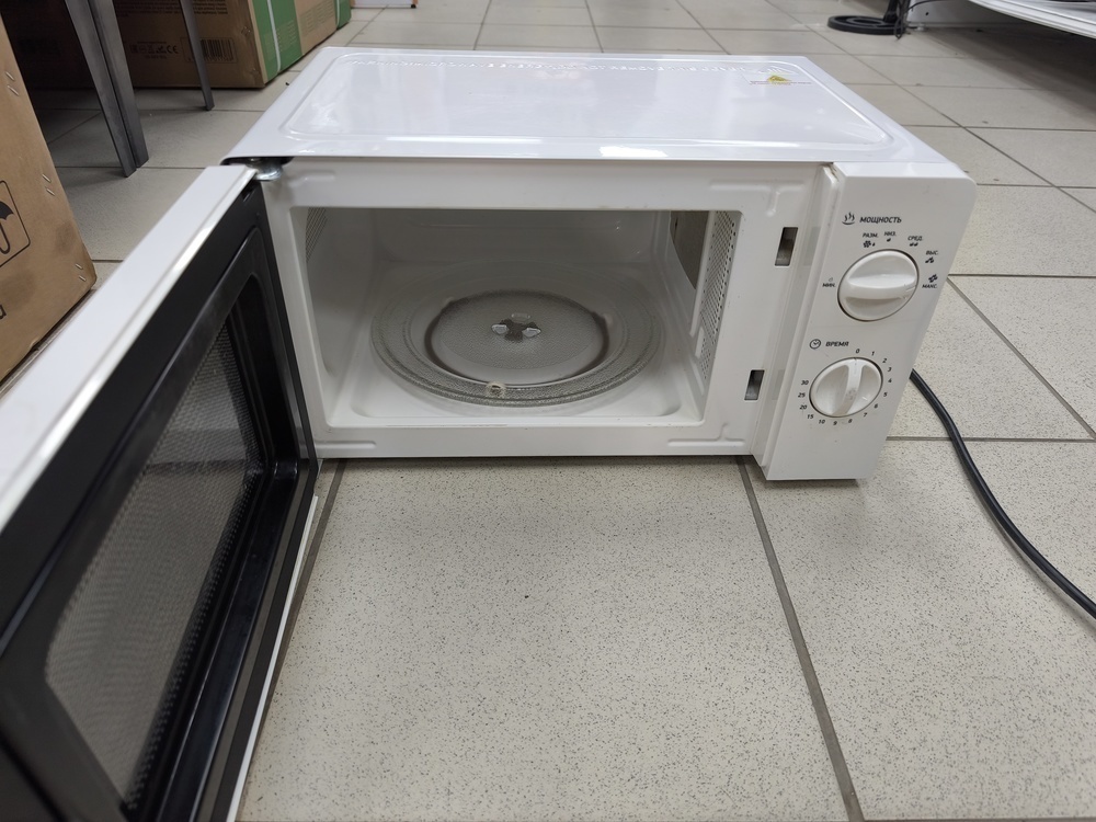 Микроволновая печь BBK 17MWS-781M