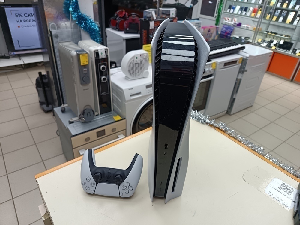 Игровая приставка PlayStation 5 825Gb (С дисководом)