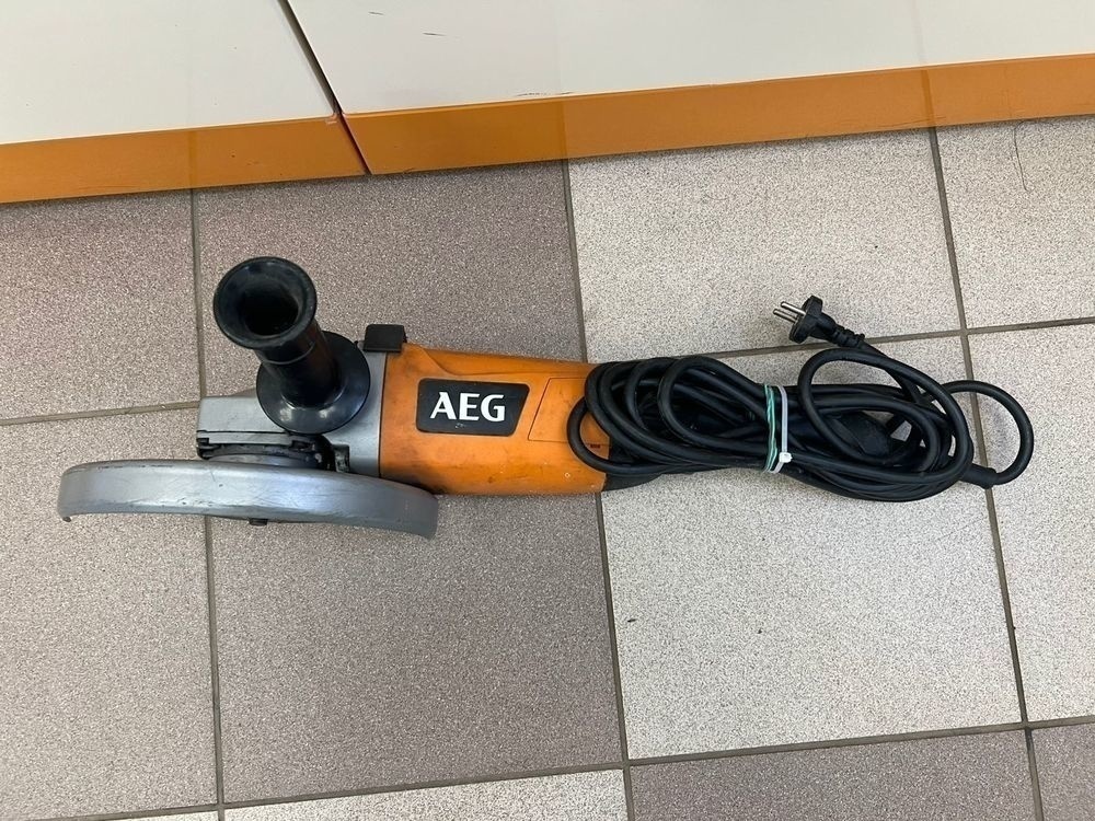 Угловая шлифмашина AEG WS2200-230