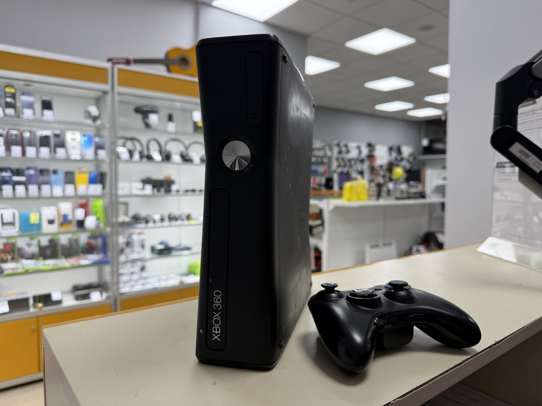Игровая приставка Xbox 360 S