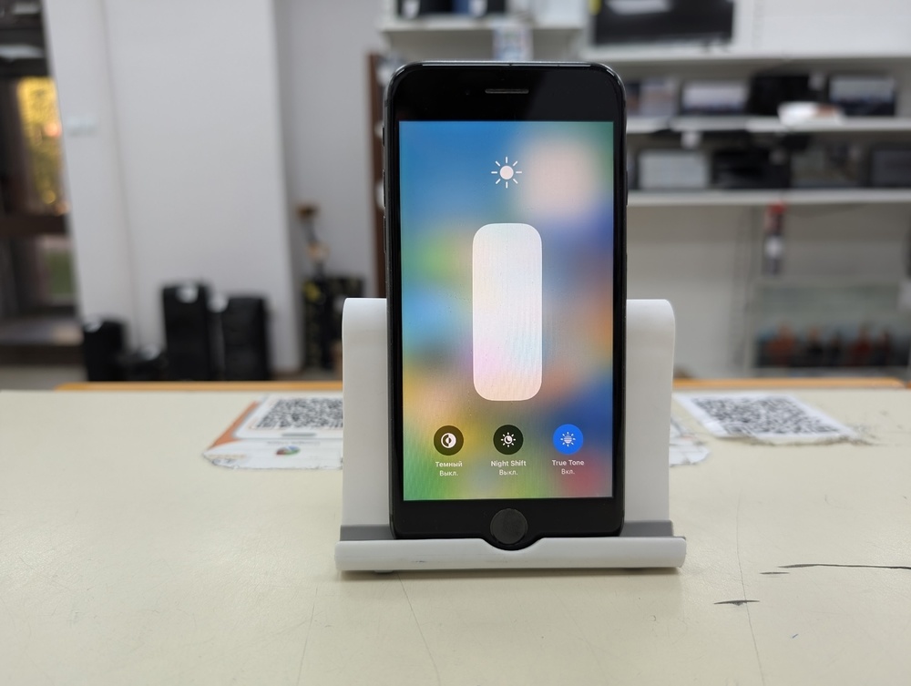 Смартфон Apple iPhone 8 64Gb