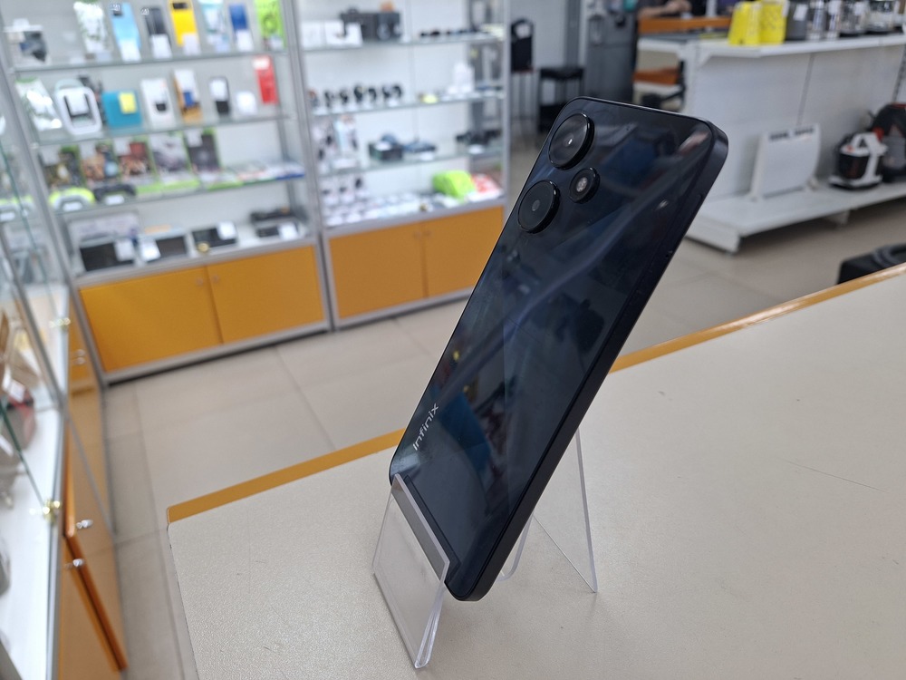 Смартфон Infinix HOT 30i 4/128
