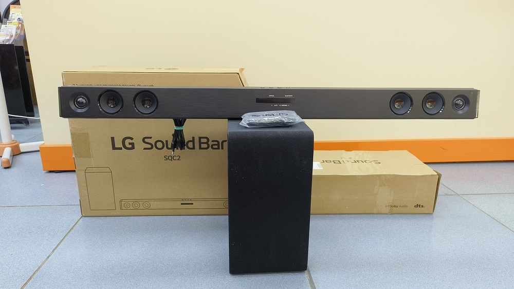 Саундбар LG SQC2