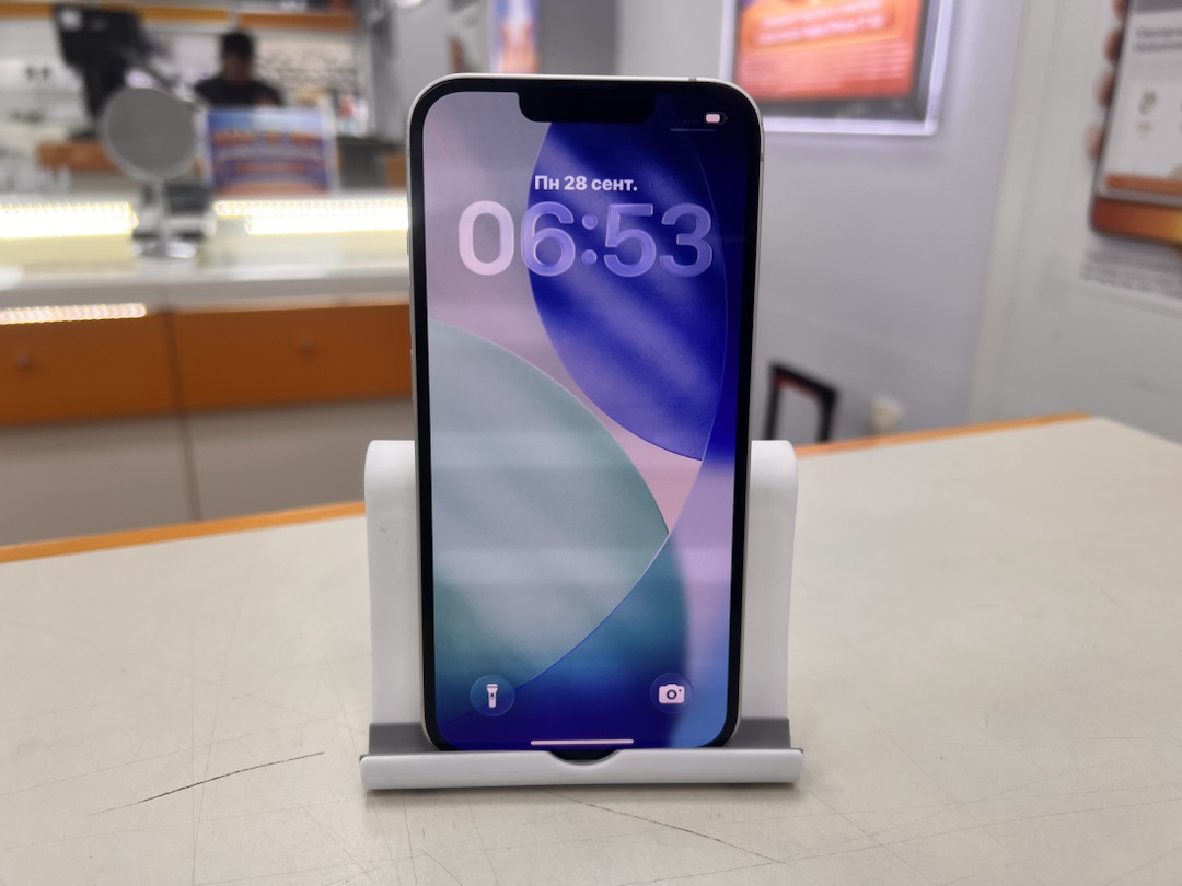 Смартфон Apple iPhone 13 128Gb