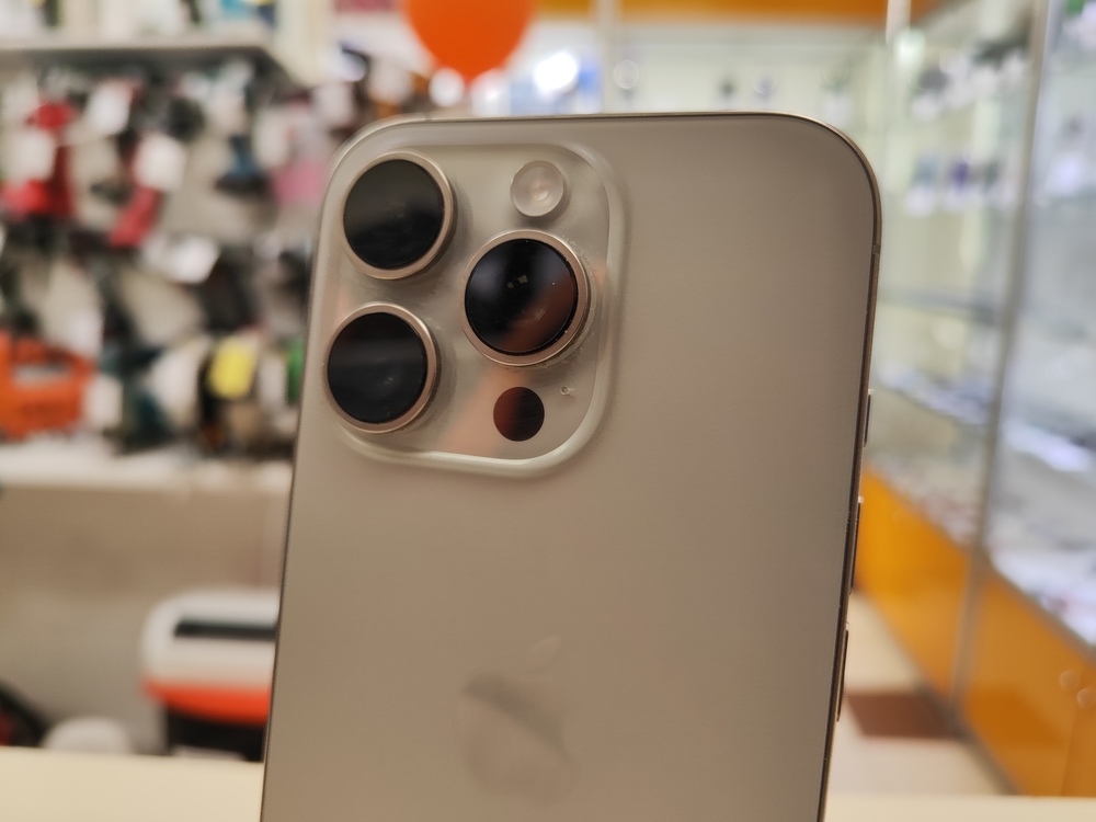 Смартфон Apple Iphone 16 Pro 128Gb