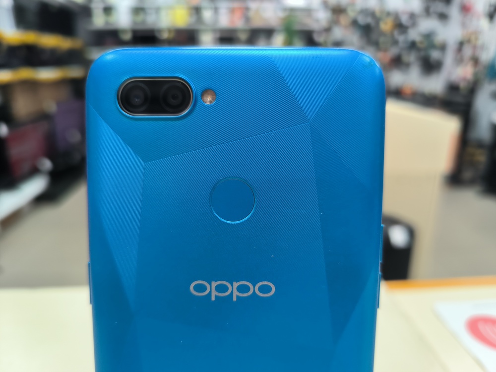 Смартфон Oppo A12